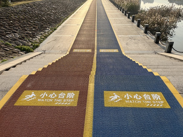 預(yù)制型橡膠跑道，橡膠卷材，環(huán)保田徑跑道，浙江三速體育